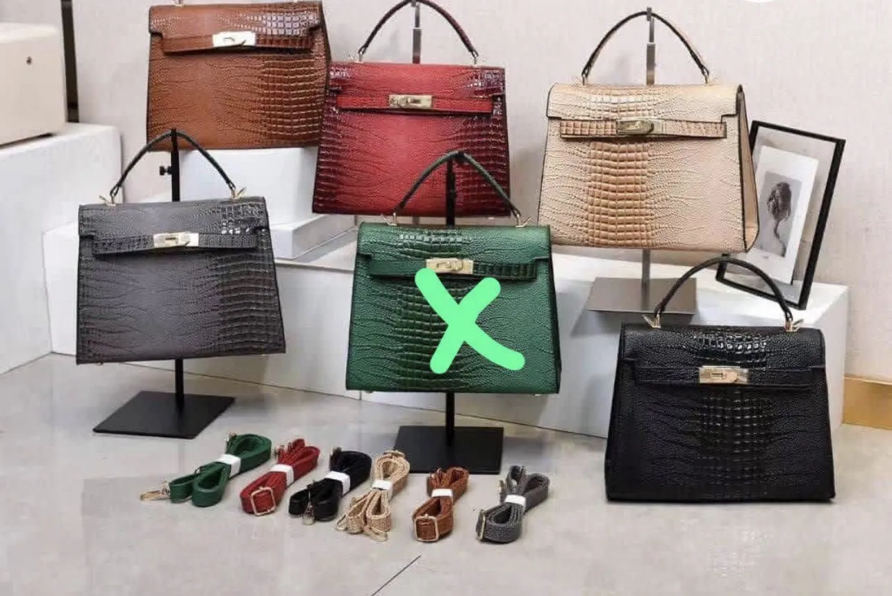 Main Photo - Marketplace | Female Bags, Damas, Yaoundé, Cameroon | Clothing, Shoes, & Others  > Girls' Clothing