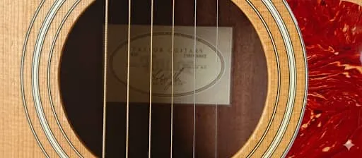 Gallery Photo 6 - Marketplace | Guitare Espagnole Acoustique Fabriquer À La Main, Entraco Akanda, Libreville, Gabon | Art & Collectibles  > Other Sports