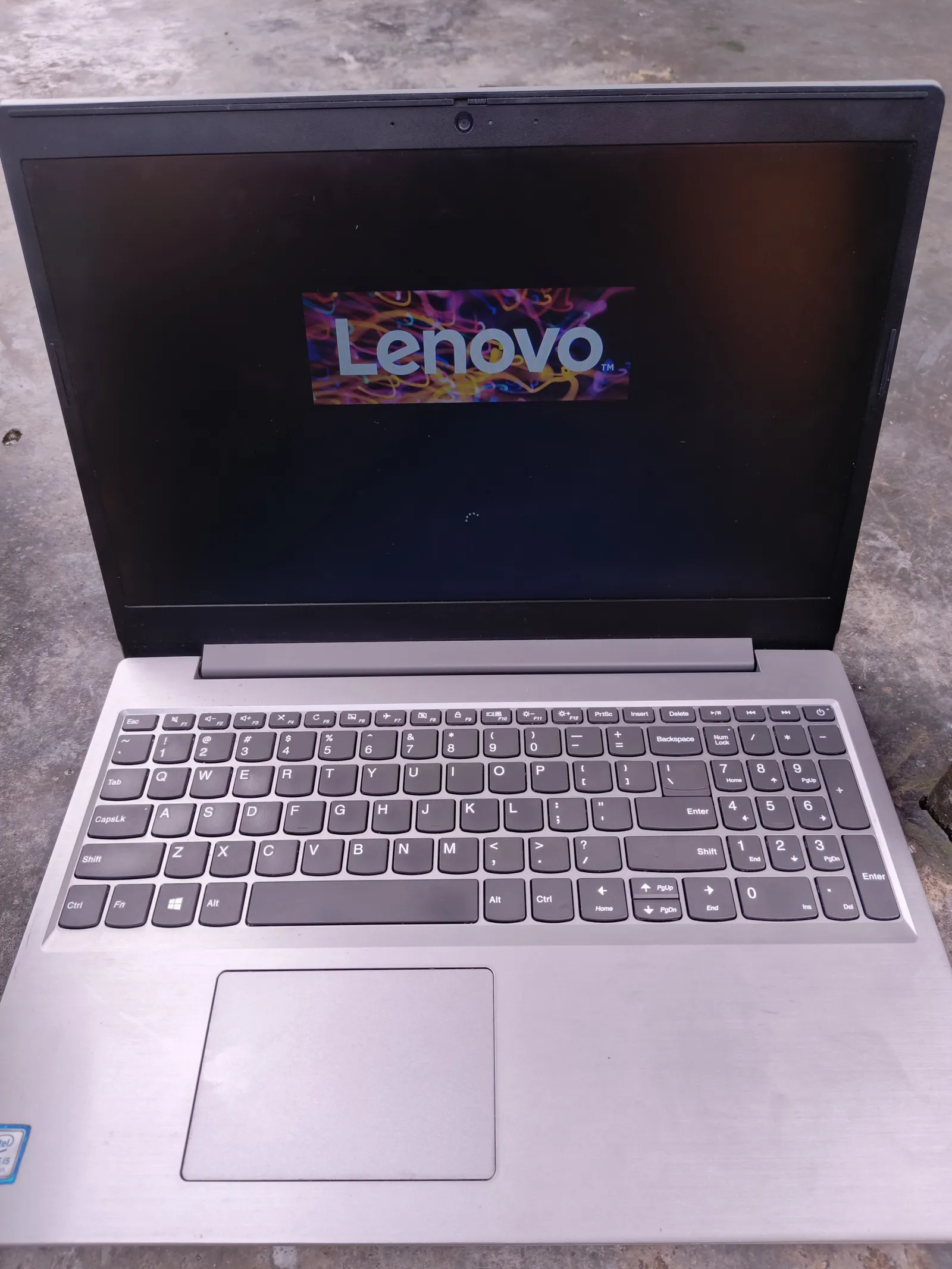 Photo de Galerie 3 - Petites Annonces | Ordinateur Laptop Lenevo, Madagascar, Douala, Cameroun | Électronique et médias 