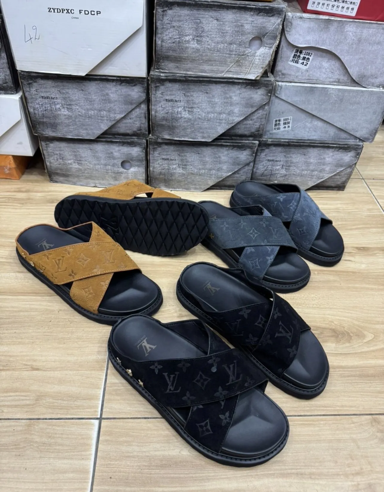 Gallery Photo 1 - Marketplace | Men’s Slippers, Simbock, Yaoundé, Cameroon | Clothing, Shoes, & Others  > Boys' Shoes