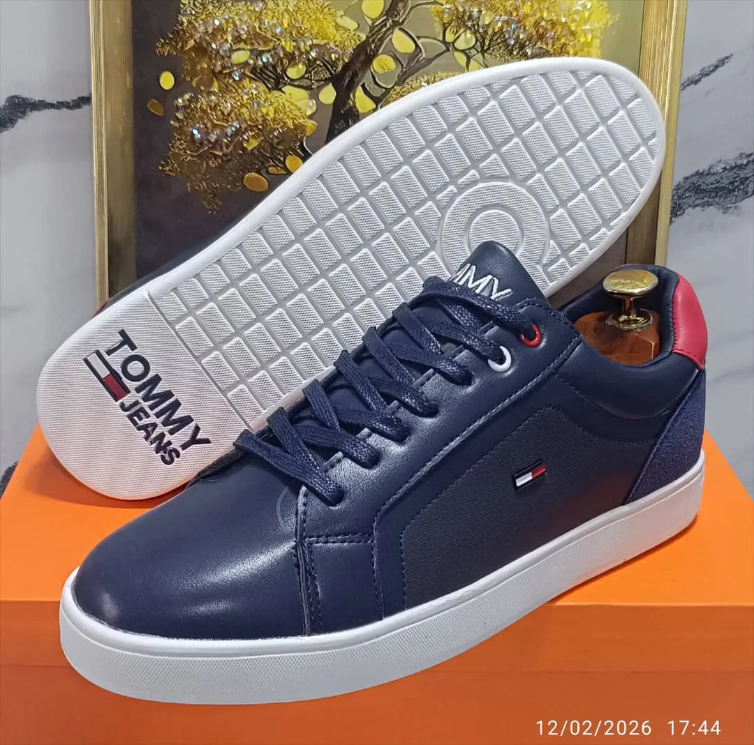 Photo Principale - Petites Annonces | Step Up Your Style: Premium Tommy Jeans Sneakers 👟, Bonduma, Buea, Cameroun | Vêtements, chaussures et autres  > Chaussures pour hommes