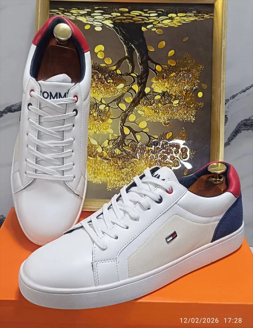 Photo de Galerie 2 - Petites Annonces | Step Up Your Style: Premium Tommy Jeans Sneakers 👟, Bonduma, Buea, Cameroun | Vêtements, chaussures et autres  > Chaussures pour hommes