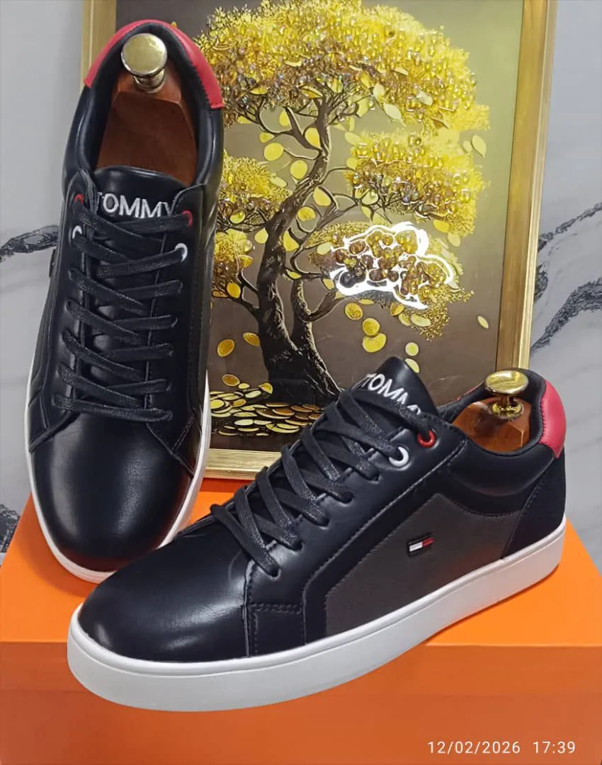 Photo de Galerie 3 - Petites Annonces | Step Up Your Style: Premium Tommy Jeans Sneakers 👟, Bonduma, Buea, Cameroun | Vêtements, chaussures et autres  > Chaussures pour hommes