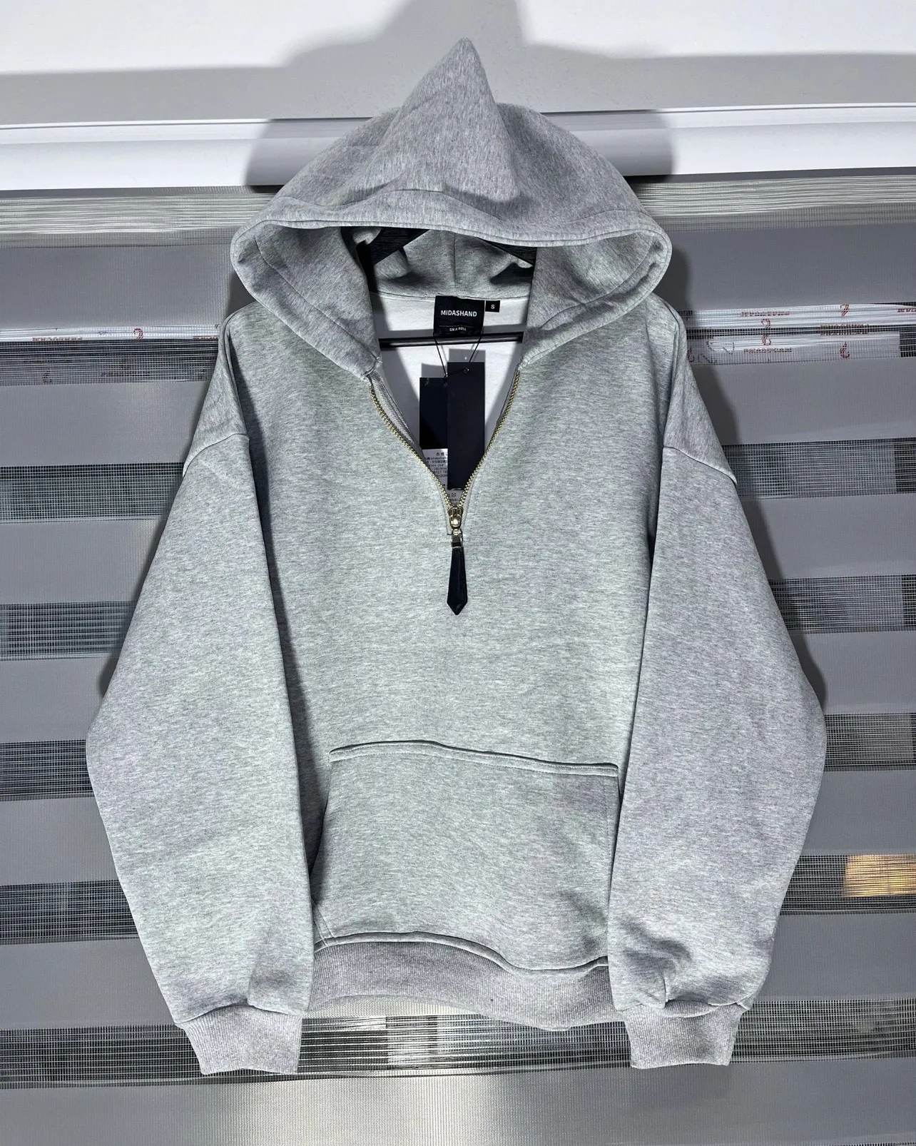 Photo de Galerie 1 - Petites Annonces | Pullovers, Biyemassi, Yaoundé, Cameroun | Vêtements, chaussures et autres  > Vêtements pour hommes