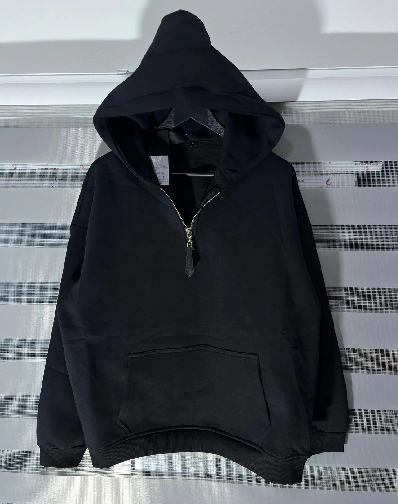 Photo de Galerie 2 - Petites Annonces | Pullovers, Biyemassi, Yaoundé, Cameroun | Vêtements, chaussures et autres  > Vêtements pour hommes