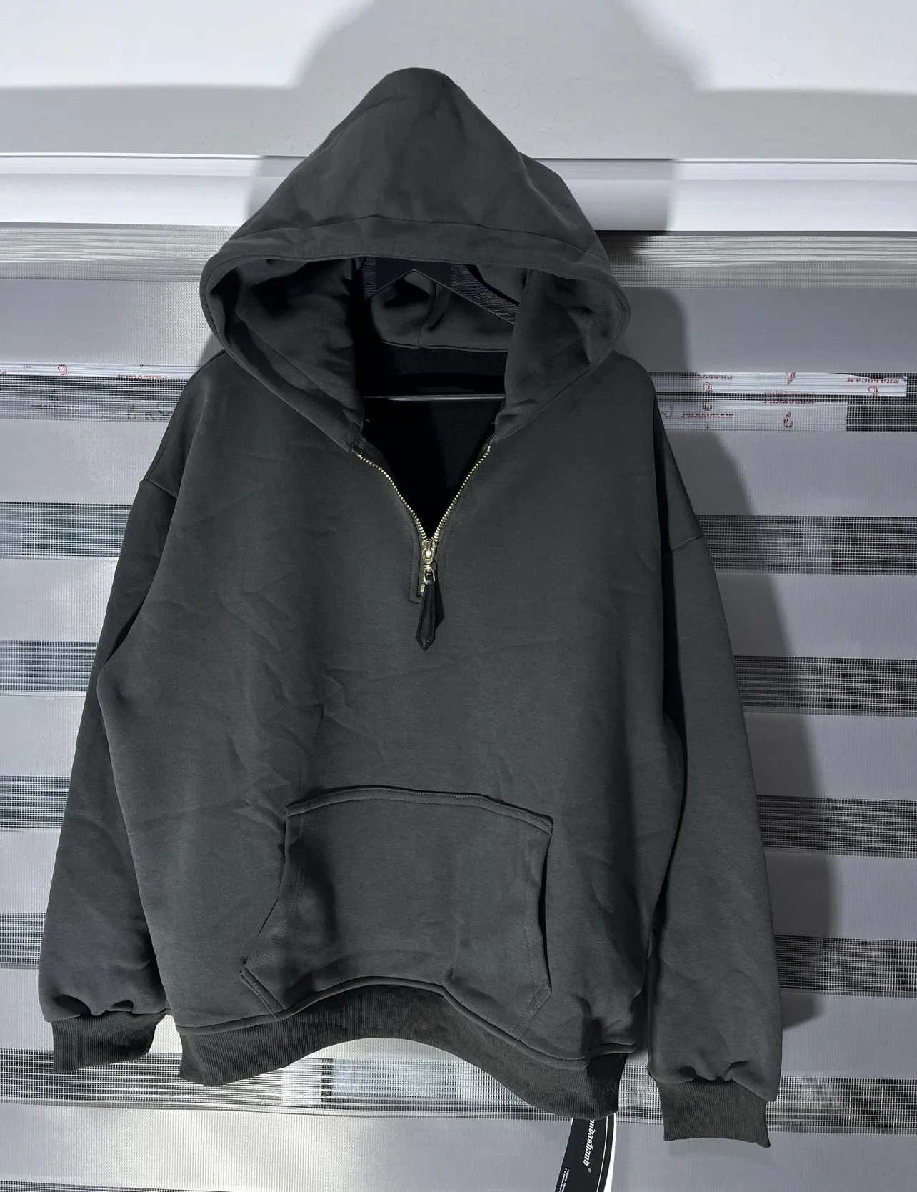 Photo de Galerie 3 - Petites Annonces | Pullovers, Biyemassi, Yaoundé, Cameroun | Vêtements, chaussures et autres  > Vêtements pour hommes