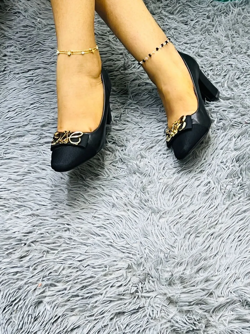 Photo Principale - Petites Annonces | Talon Moyenne Semelle, Akwa-Douche, Douala, Cameroun | Vêtements, chaussures et autres  > Chaussures pour femmes
