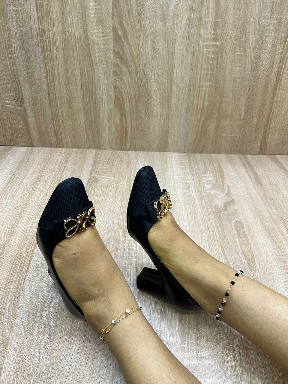 Photo de Galerie 3 - Petites Annonces | Talon Moyenne Semelle, Akwa-Douche, Douala, Cameroun | Vêtements, chaussures et autres  > Chaussures pour femmes