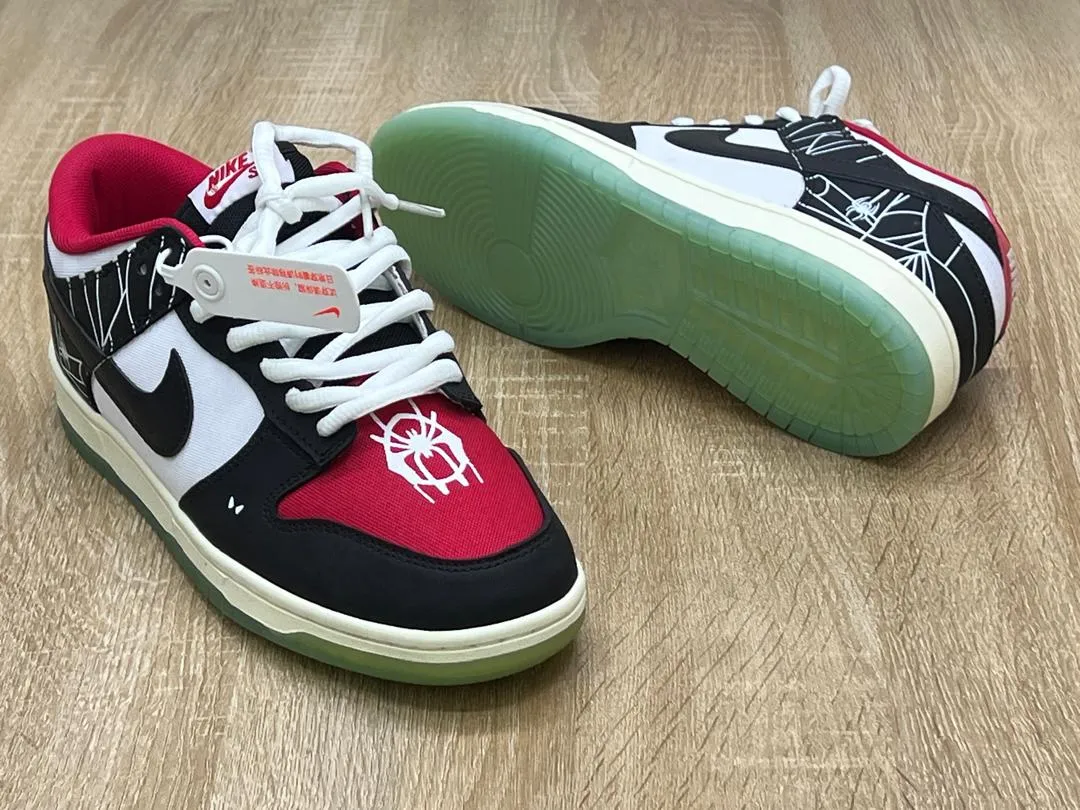Photo de Galerie 1 - Petites Annonces | Nike, Akwa-Douche, Douala, Cameroun | Vêtements, chaussures et autres  > Chaussures pour hommes