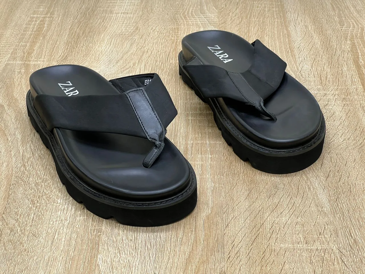 Photo de Galerie 2 - Petites Annonces | Babouche Zara, Akwa-Douche, Douala, Cameroun | Vêtements, chaussures et autres  > Chaussures pour hommes
