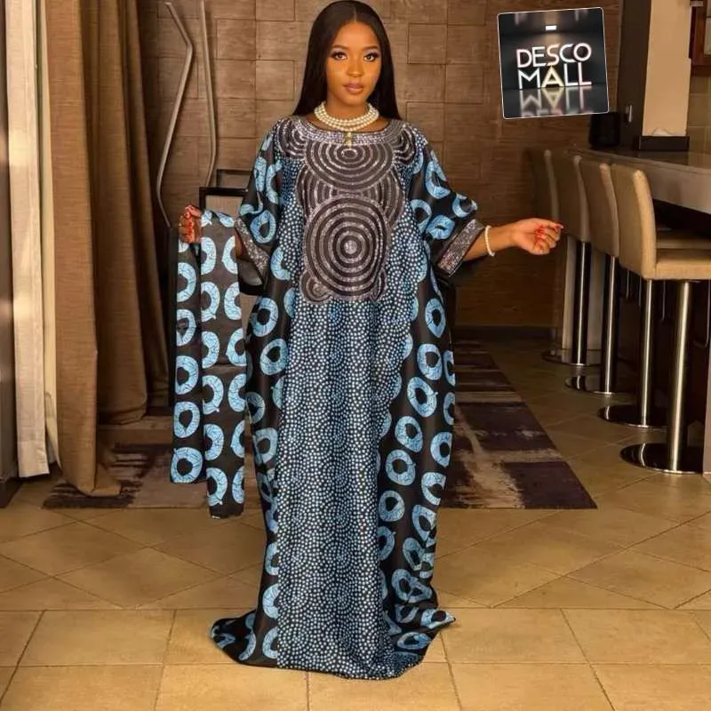 Photo Principale - Petites Annonces | Stunning Traditional Elegance Gown – Radiate Beauty ✨, Bonduma, Buea, Cameroun | Vêtements, chaussures et autres  > Chaussures pour femmes