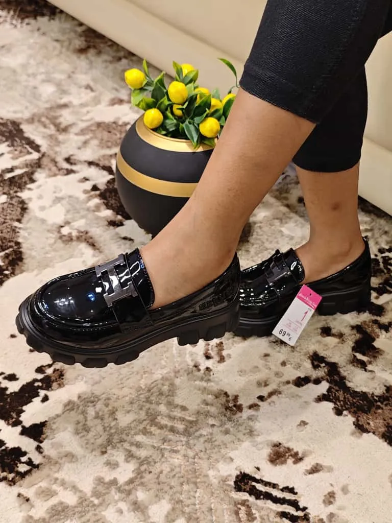 Photo de Galerie 8 - Petites Annonces | Chaussures, Akwa, Douala, Cameroun | Vêtements, chaussures et autres 