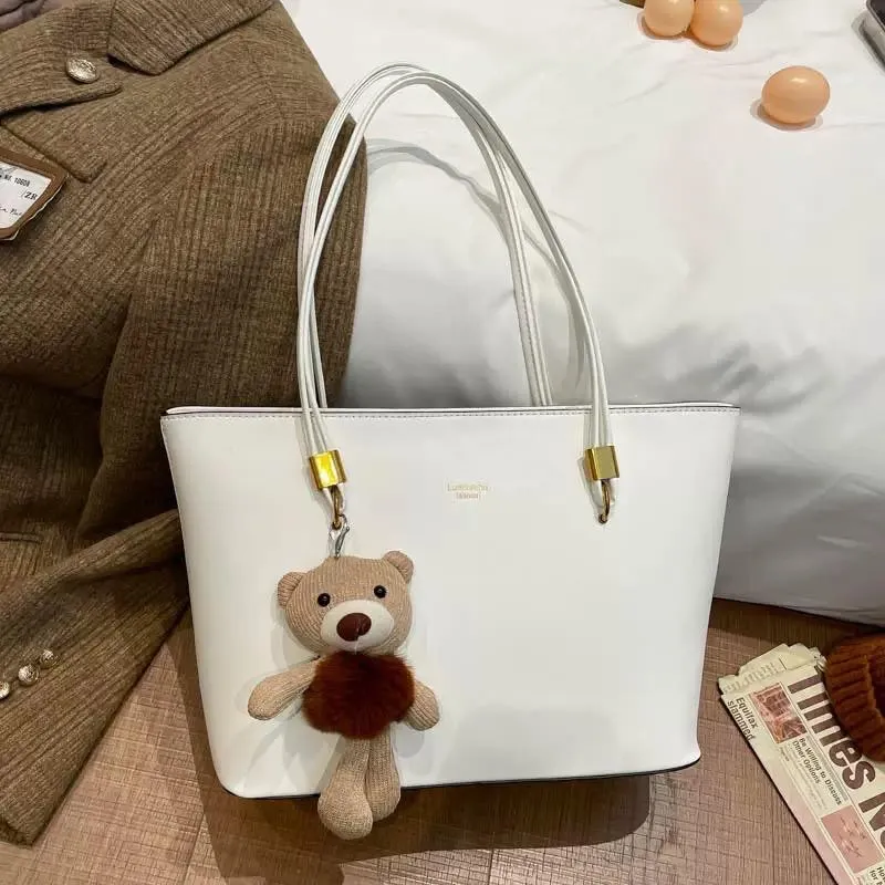 Gallery Photo 1 - Marketplace | Cute Leather Handbags, Ago palace way, Lagos, Nigeria | Clothing, Shoes, & Others 