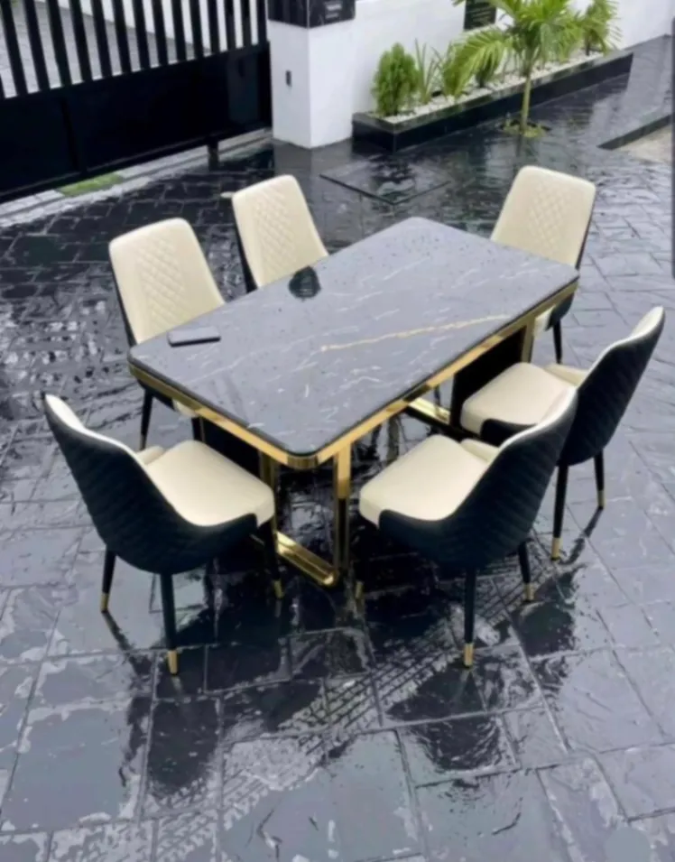 Photo Principale - Petites Annonces | Dining Table, Obili, Yaoundé, Cameroun | Maison, aliments et jardin  > Meubles