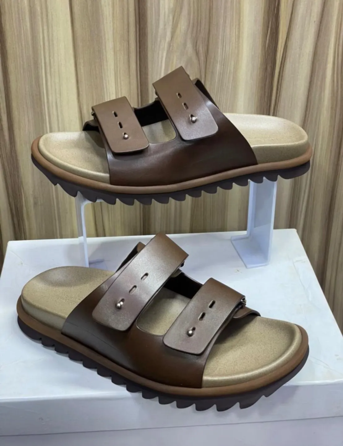 Photo de Galerie 1 - Petites Annonces | Slippers, Simbock, Yaoundé, Cameroun | Vêtements, chaussures et autres  > Chaussures pour hommes