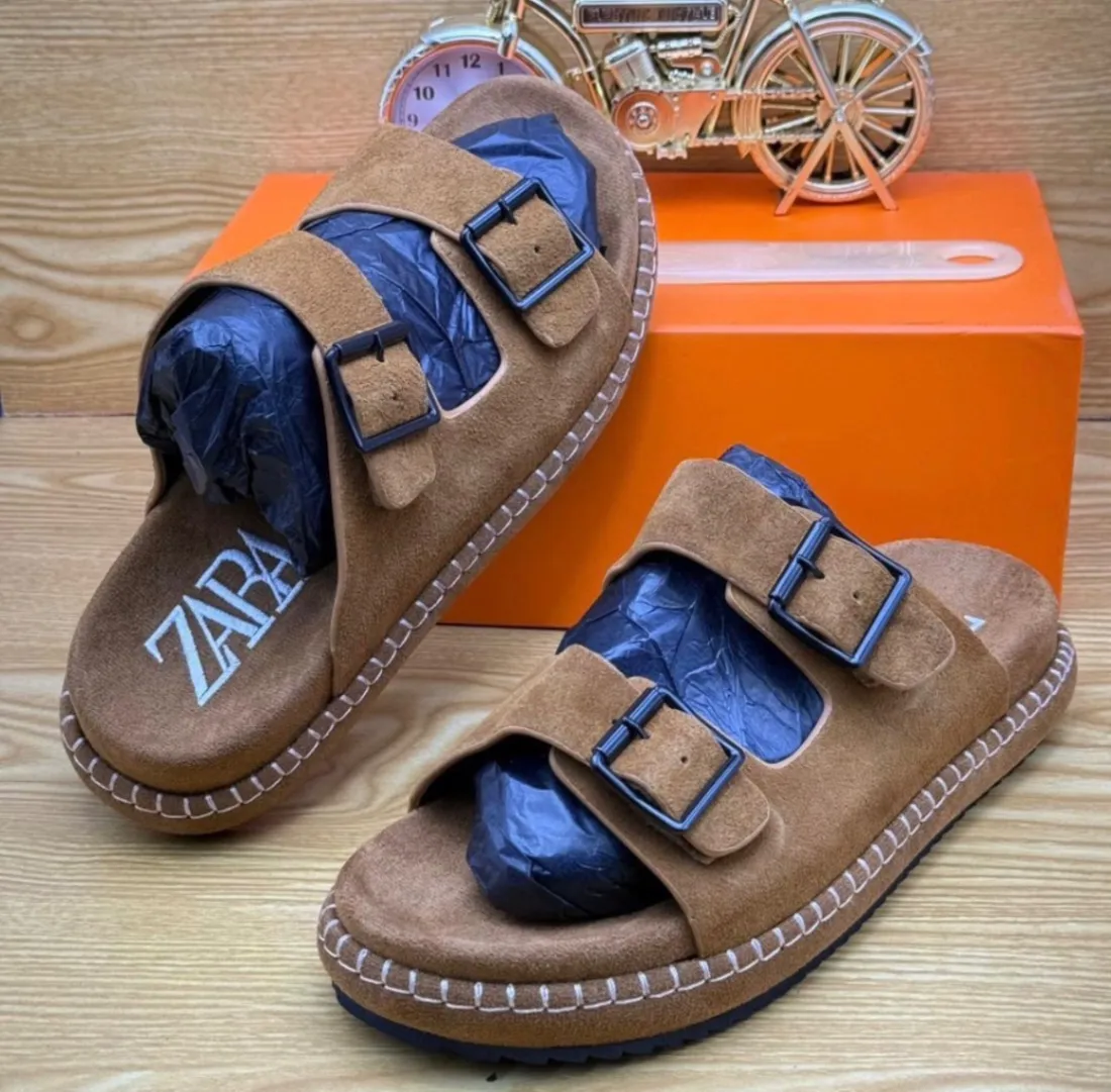 Photo de Galerie 3 - Petites Annonces | Slippers, Simbock, Yaoundé, Cameroun | Vêtements, chaussures et autres  > Chaussures pour hommes