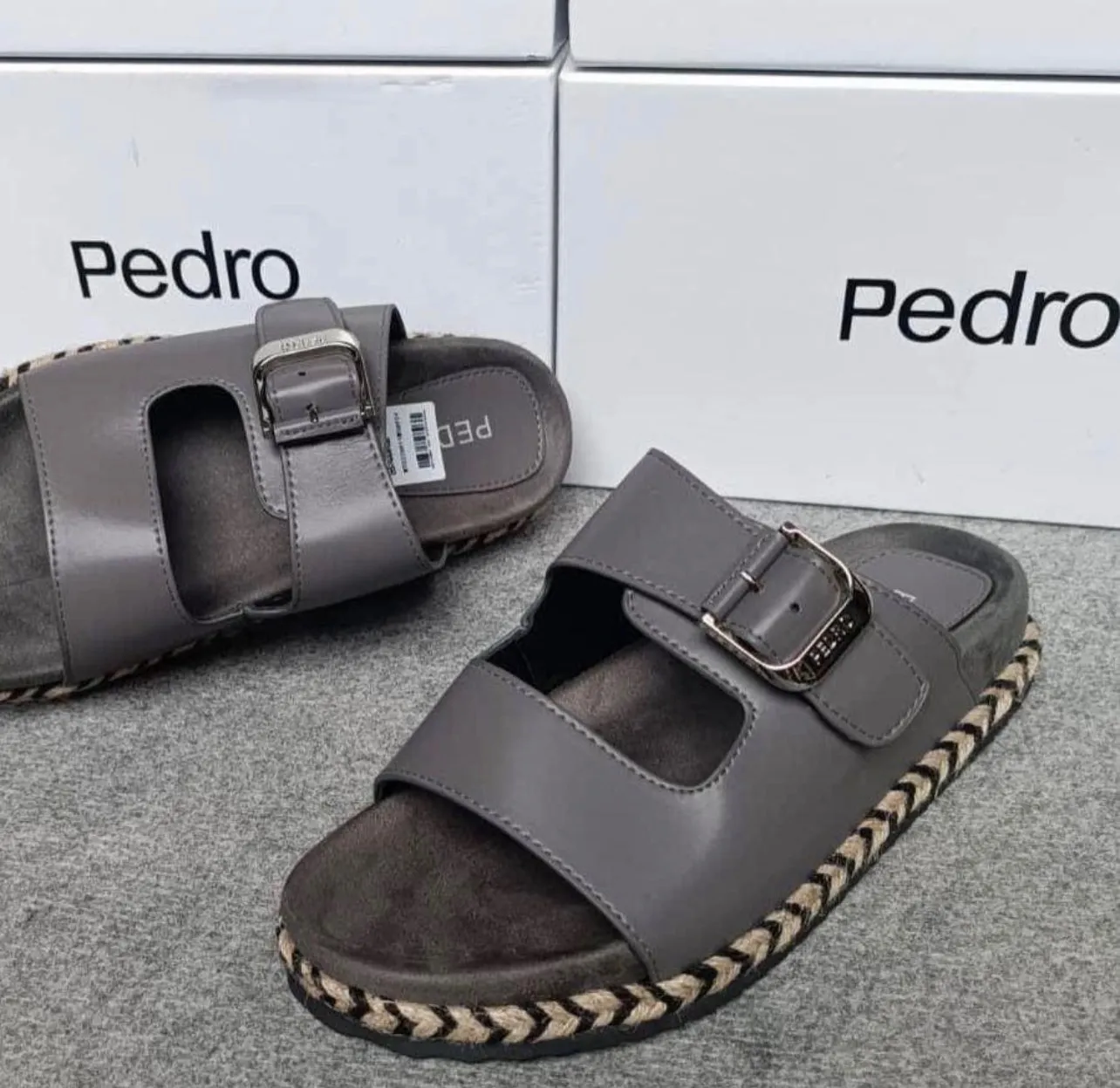 Photo de Galerie 6 - Petites Annonces | Slippers, Simbock, Yaoundé, Cameroun | Vêtements, chaussures et autres  > Chaussures pour hommes