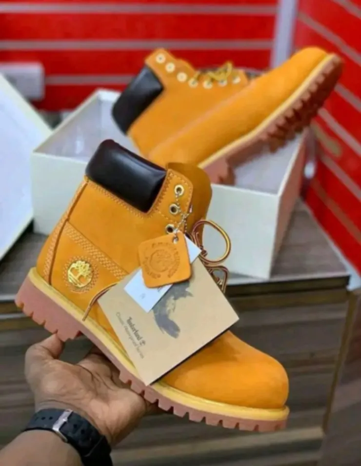 Photo Principale - Petites Annonces | Men’s Shoes, Biyemassi, Yaoundé, Cameroun | Vêtements, chaussures et autres  > Chaussures pour hommes