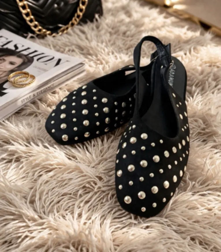Photo Principale - Petites Annonces | Female Luxury, Damas, Yaoundé, Cameroun | Vêtements, chaussures et autres  > Chaussures pour femmes