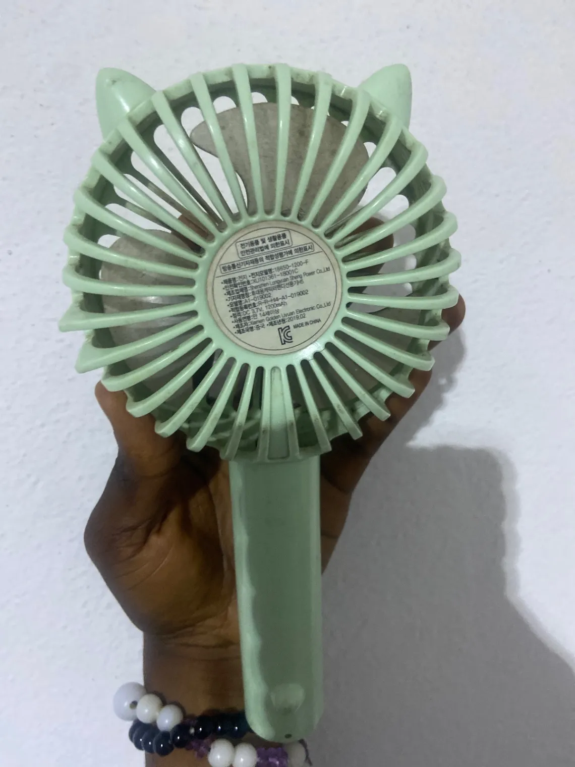 Photo de Galerie 2 - Petites Annonces | Hand Fan For Sell, Molyko, Buea, Cameroun | Électronique et médias 