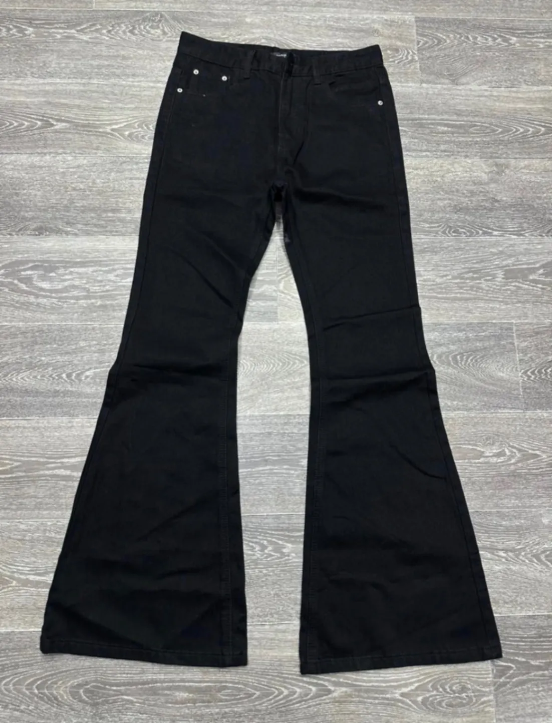 Gallery Photo 2 - Marketplace | Baggy Jeans, Simeyong, Yaoundé, Cameroon | Clothing, Shoes, & Others  > Men's clothing