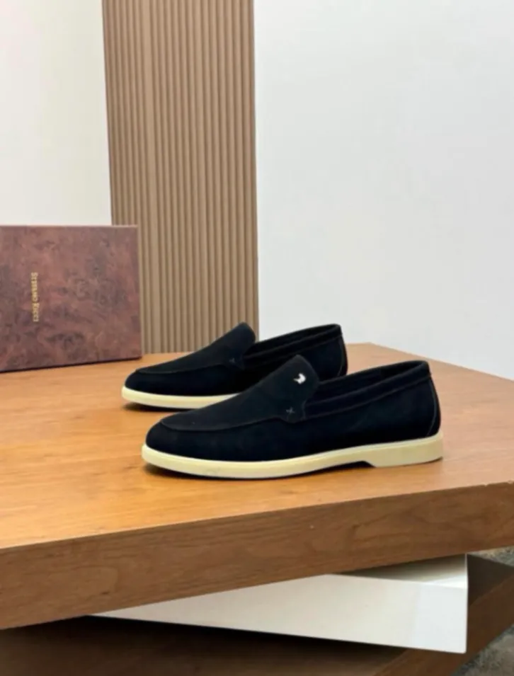 Photo Principale - Petites Annonces | Classic Mokaset, Bonas, Yaoundé, Cameroun | Vêtements, chaussures et autres  > Chaussures pour hommes