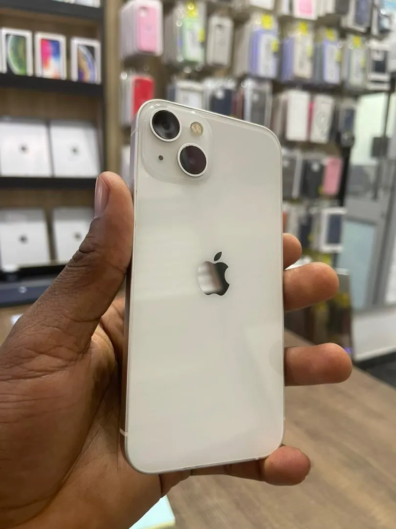 Photo de Galerie 2 - Petites Annonces | Iphone 13 128Giga, Akwa - Dubaï, Douala, Cameroun | Électronique et médias  > Cellulaires et accessoires