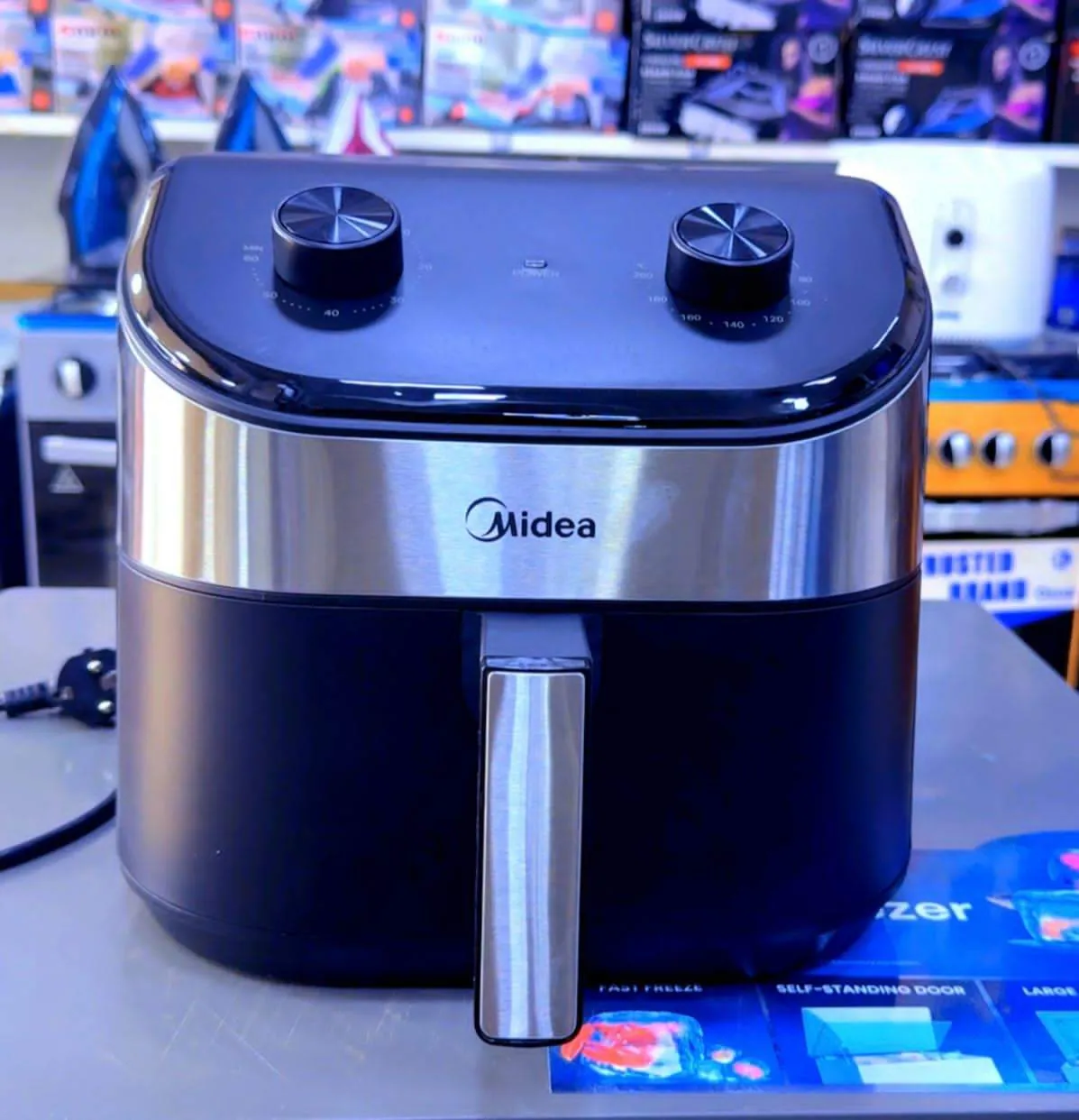 Photo de Galerie 1 - Petites Annonces | Friteuse Électrique, Akwa, Douala, Cameroun | Maison, aliments et jardin  > Cuisine et salle à manger