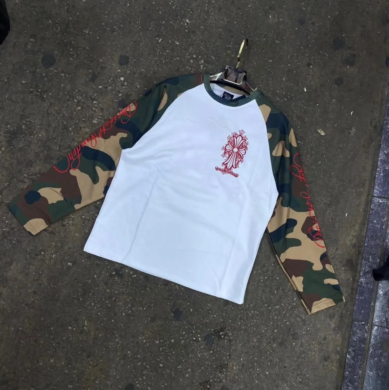 Photo de Galerie 1 - Petites Annonces | Long Sleeves, Biyemassi, Yaoundé, Cameroun | Vêtements, chaussures et autres  > Vêtements pour hommes