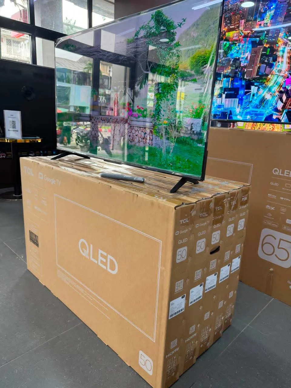 Gallery Photo 1 - Marketplace | Smart Tv, Akwa, Douala, Cameroon | Home, Food & Garden  > Home Decor