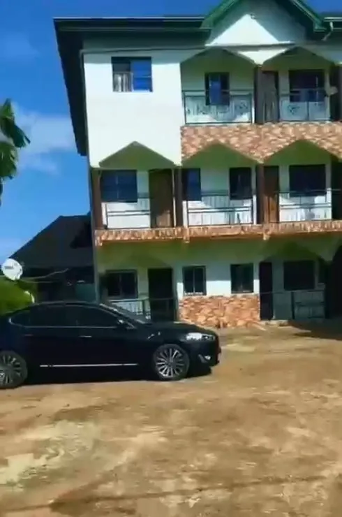 Photo Principale - Immobilier | Maison À Vendre | Income-Generating Commercial Property In Tiko For Sale, Near Vercase Hotel, Tiko, Cameroun